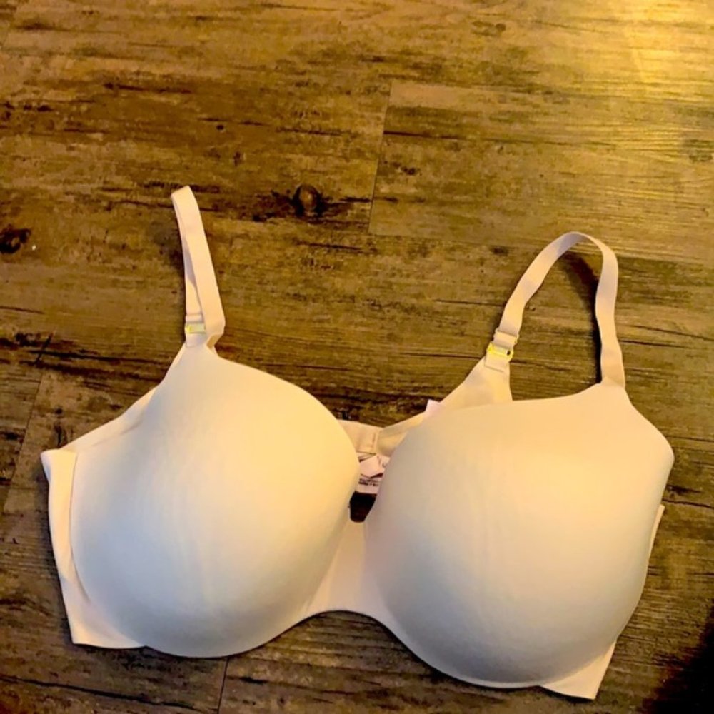 Victoria's Secret Incredible Lined Perfect - 40DDD bra